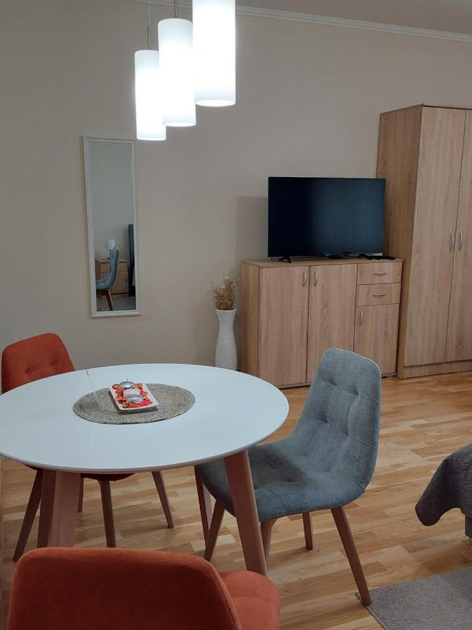 Apartman Miluro 수보티차 외부 사진