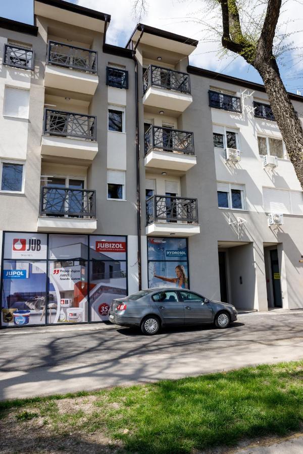 Apartman Miluro 수보티차 외부 사진